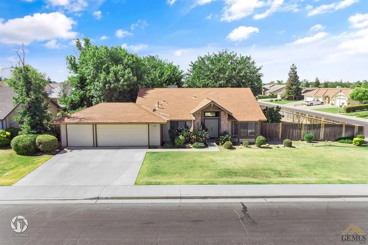 11801 Jenlee Ave photo 1