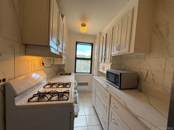 142 Garth Road #1 P, Scarsdale, NY 10583