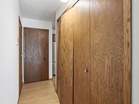5th image of 2320 20th Ave S APT 4