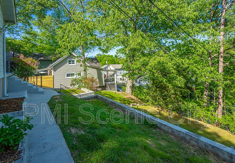 513 Lytle St — Photo 7
