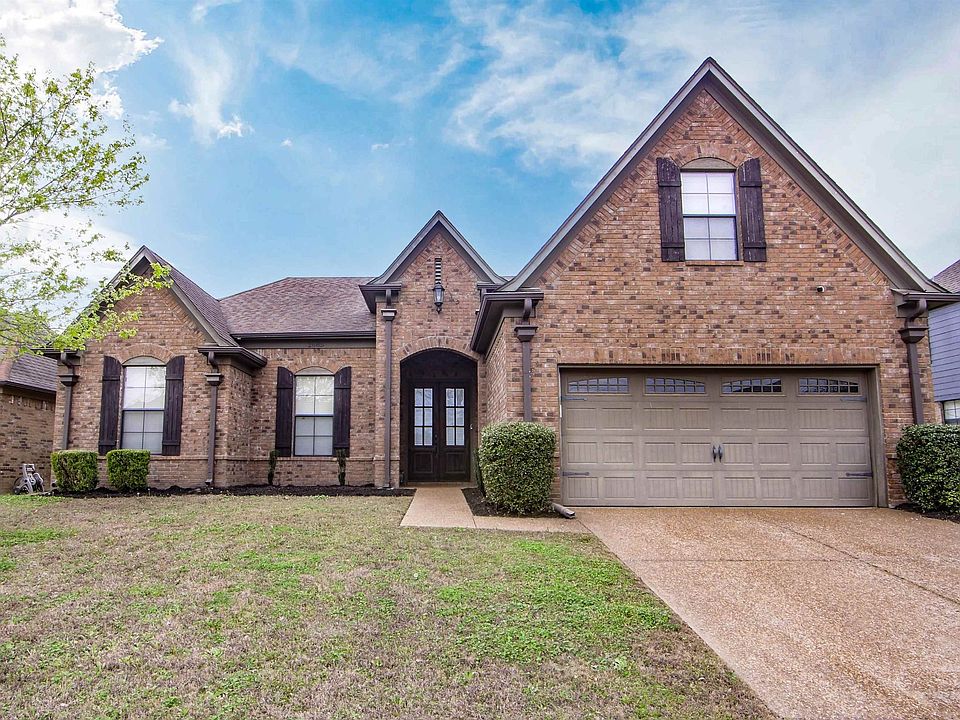 1st image of 2685 Plum Creek Dr