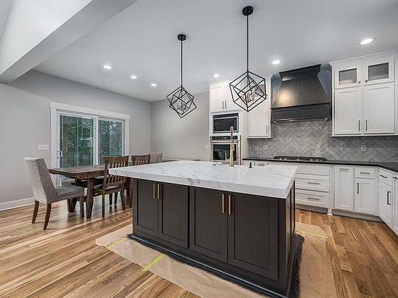 5th image of 588 Shady Bend Dr