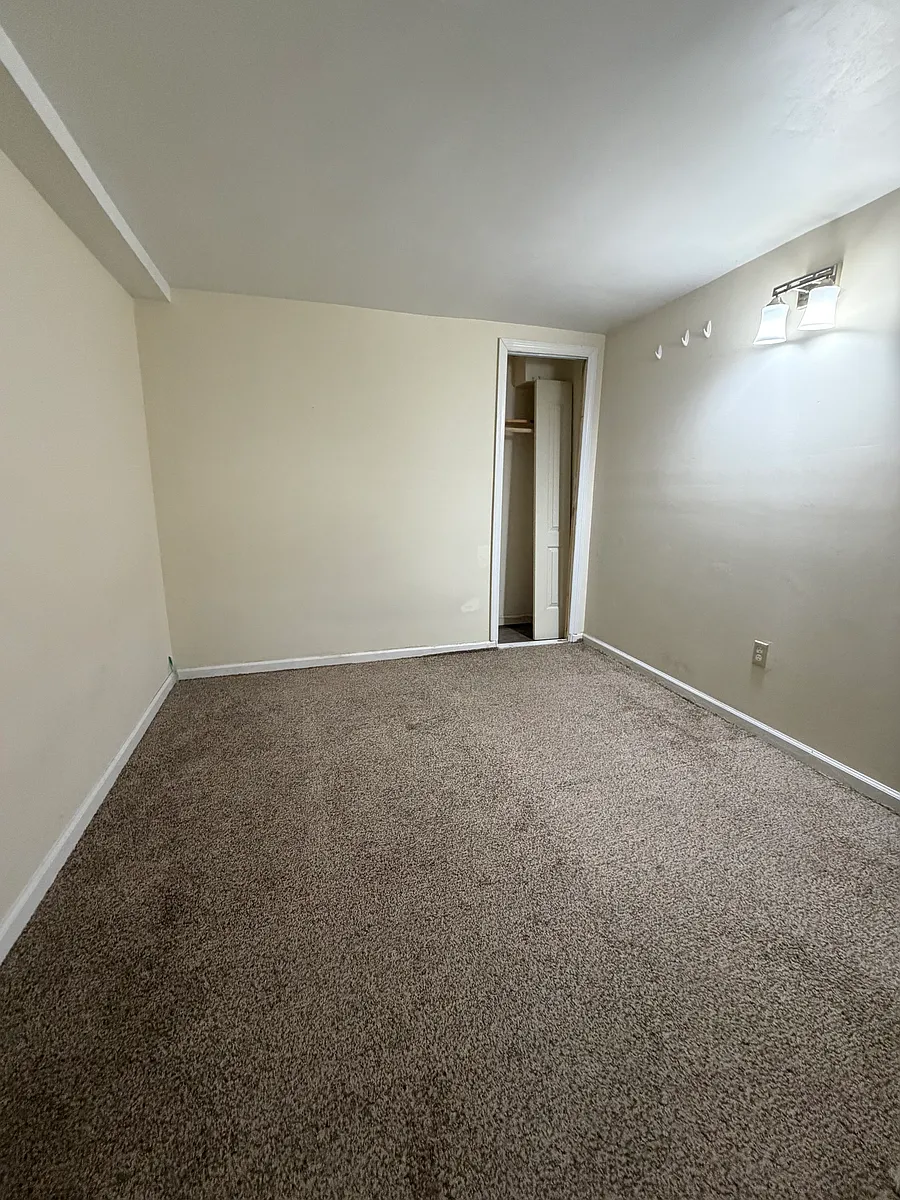 Building Photo - Radcliff Ave
