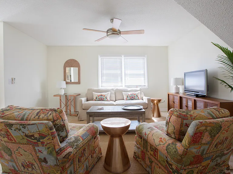 637 Baytree Ct — Photo 4