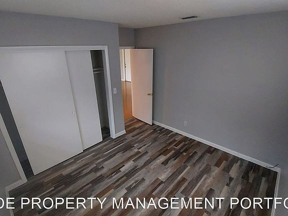 3rd image of 1984 SW 28th Ln