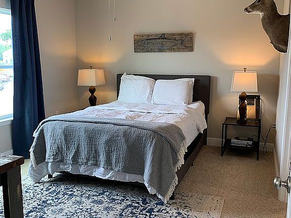 Main level primary suite 