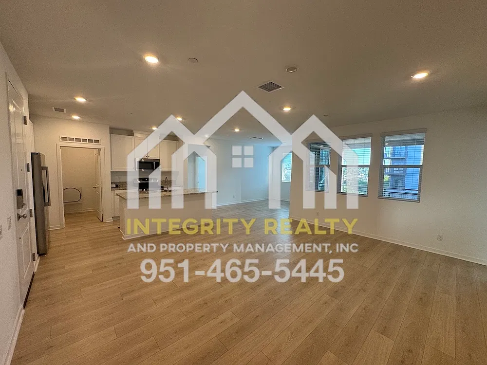 3 bed, 1459 sqft, $3,295 — Photo 3