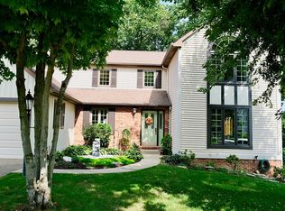 217 Kenrich Dr, Coraopolis, PA 15108