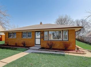 2910 S 95th St, West Allis, WI 53227