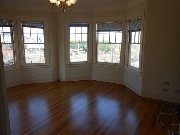 3rd image of 695 Greenwich St APT 6