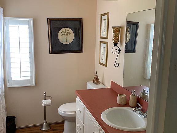 3rd image of 6384 S Elm Ln
