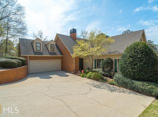 570 Fourth Fairway Dr, Roswell, GA 30076