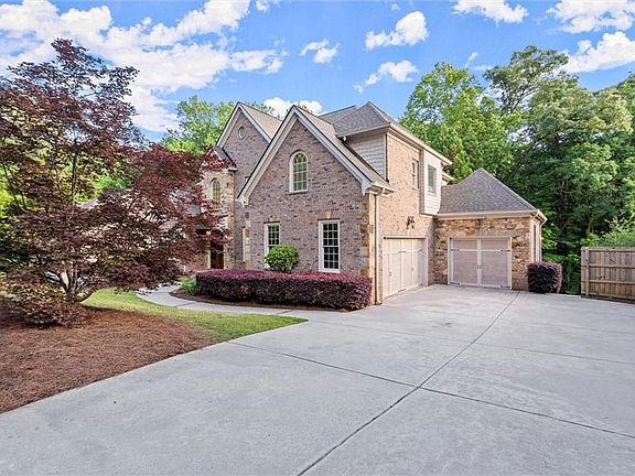 4th image of 980 Pine Grove Rd