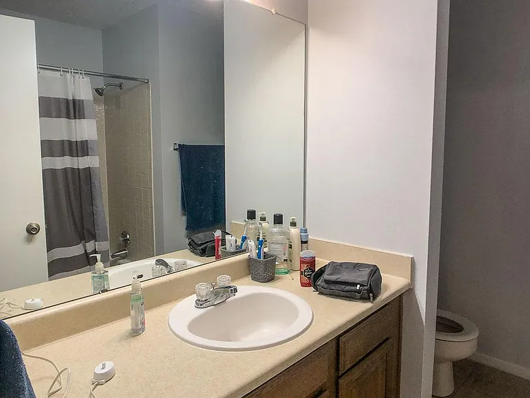 806 W 24th St #211 — Photo 5