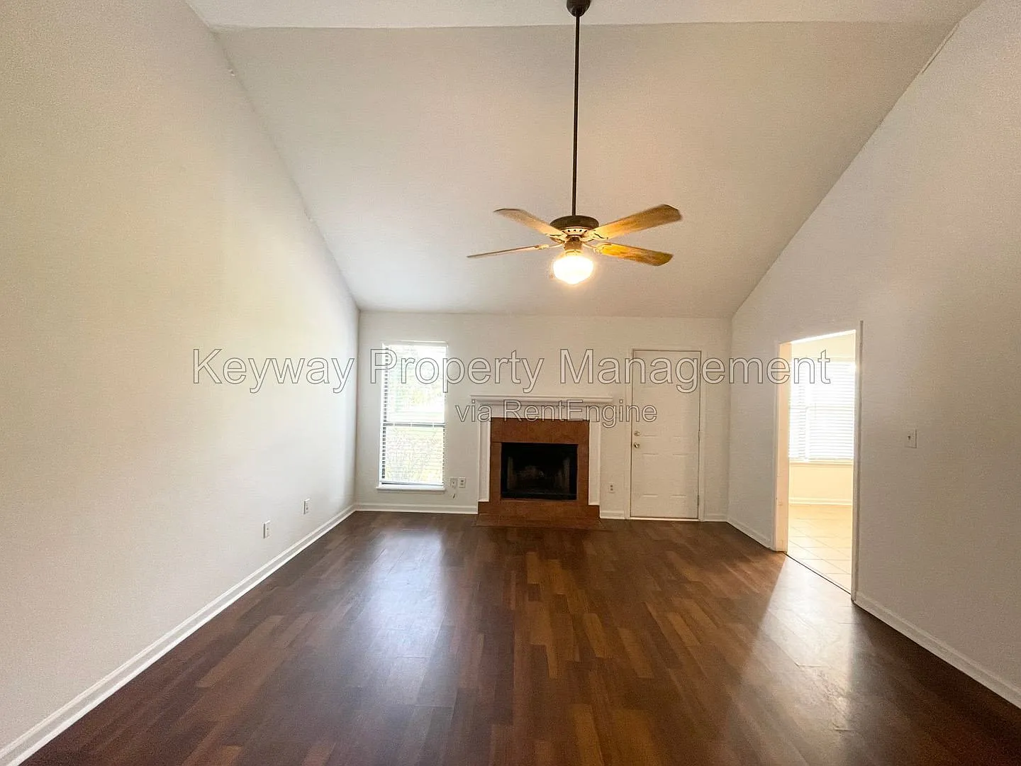 3 bed, 2.0 bath, 1769 sqft, $1,435 — Photo 3