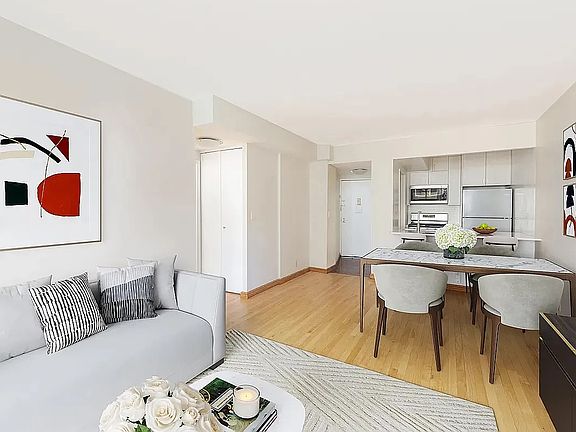 3rd image of 5 E 22nd St APT 6E
