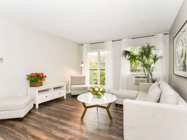 1450 Glen Abbey Gate #824, Oakville, ON L6M 2V7
