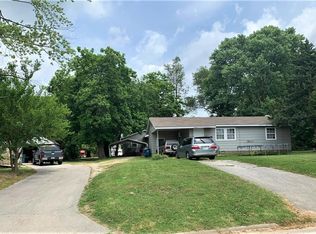 823 & 825 SE 5th St, Bentonville, AR 72712