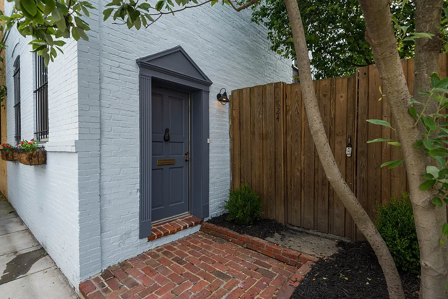 624 Pickford Pl NE photo 1