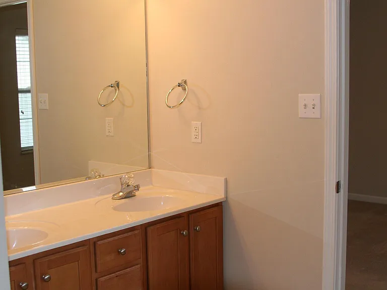 541 Mountain Pass Ln — Photo 22