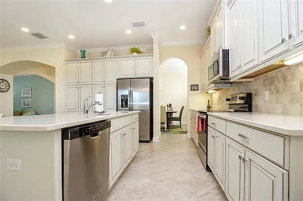 416 Castle Pines Ln — Photo 44