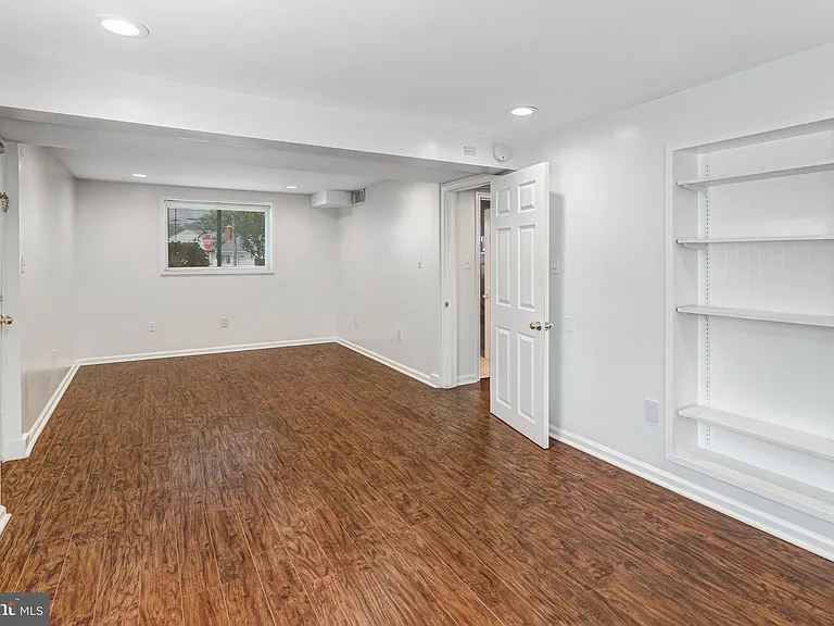 13208 Aldrin St — Photo 17