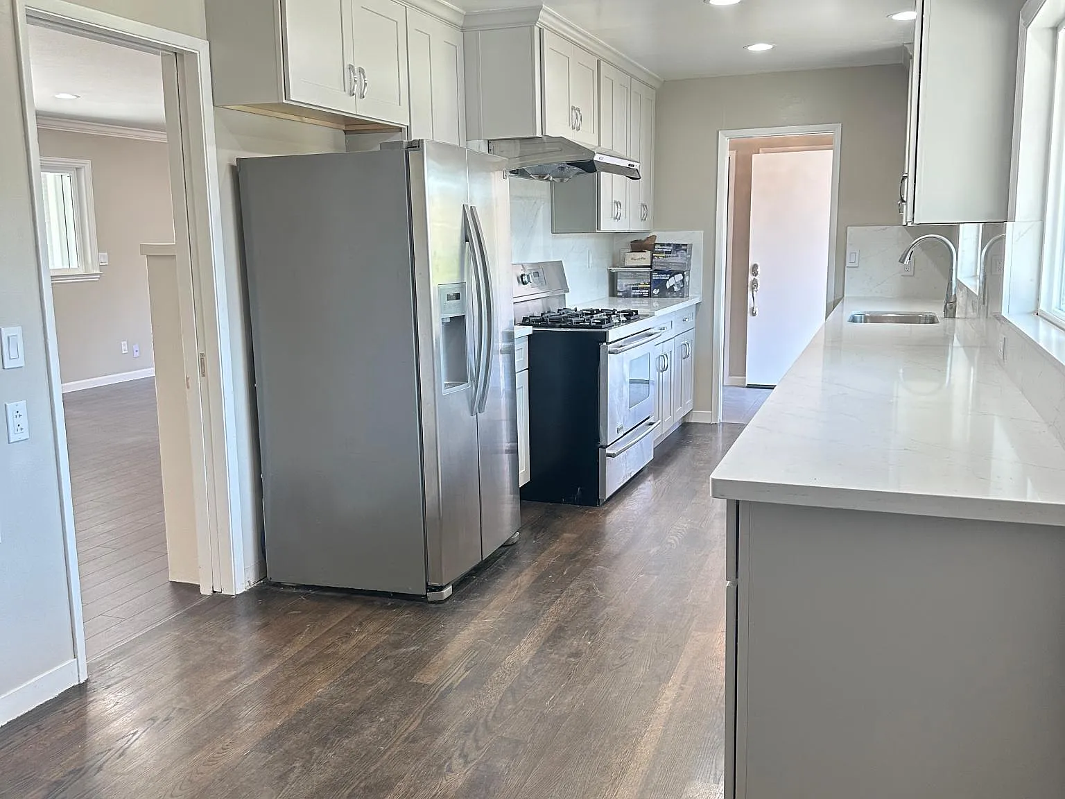 660 Georgia Ave — Photo 2