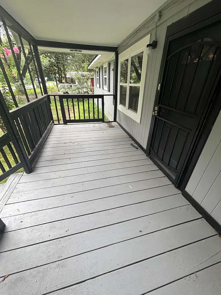 113 Kathleen Street - 1 — Photo 2