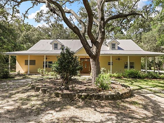 2nd image of 1685 MANOR WAY