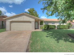 9211 E 56th St S, Tulsa, OK 74145