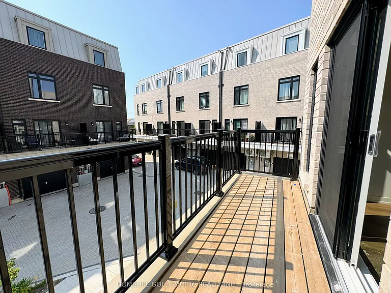 5 Spruce Pines Cres — Photo 11