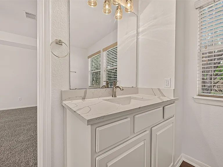 6118 Breezy Hollow Ln — Photo 42