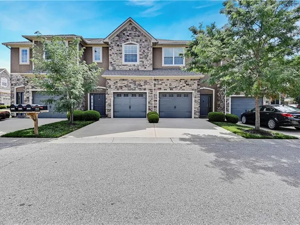 7870 W 158th Ct, Overland Park, KS 66223