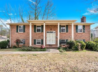 6308 Lake Forest Rd E, Charlotte, NC 28227