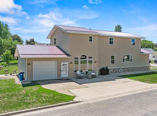 313 7th St W, Canby, MN 56220