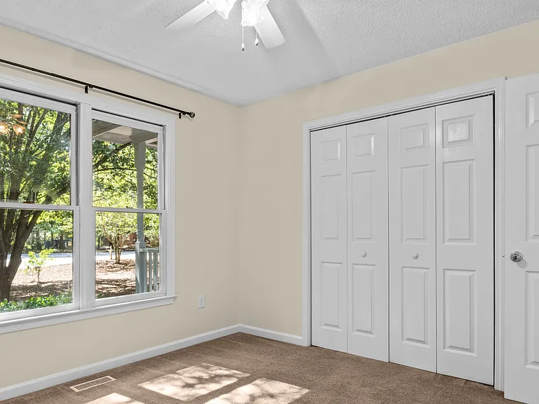 145 Hidden Timber Ct — Photo 3