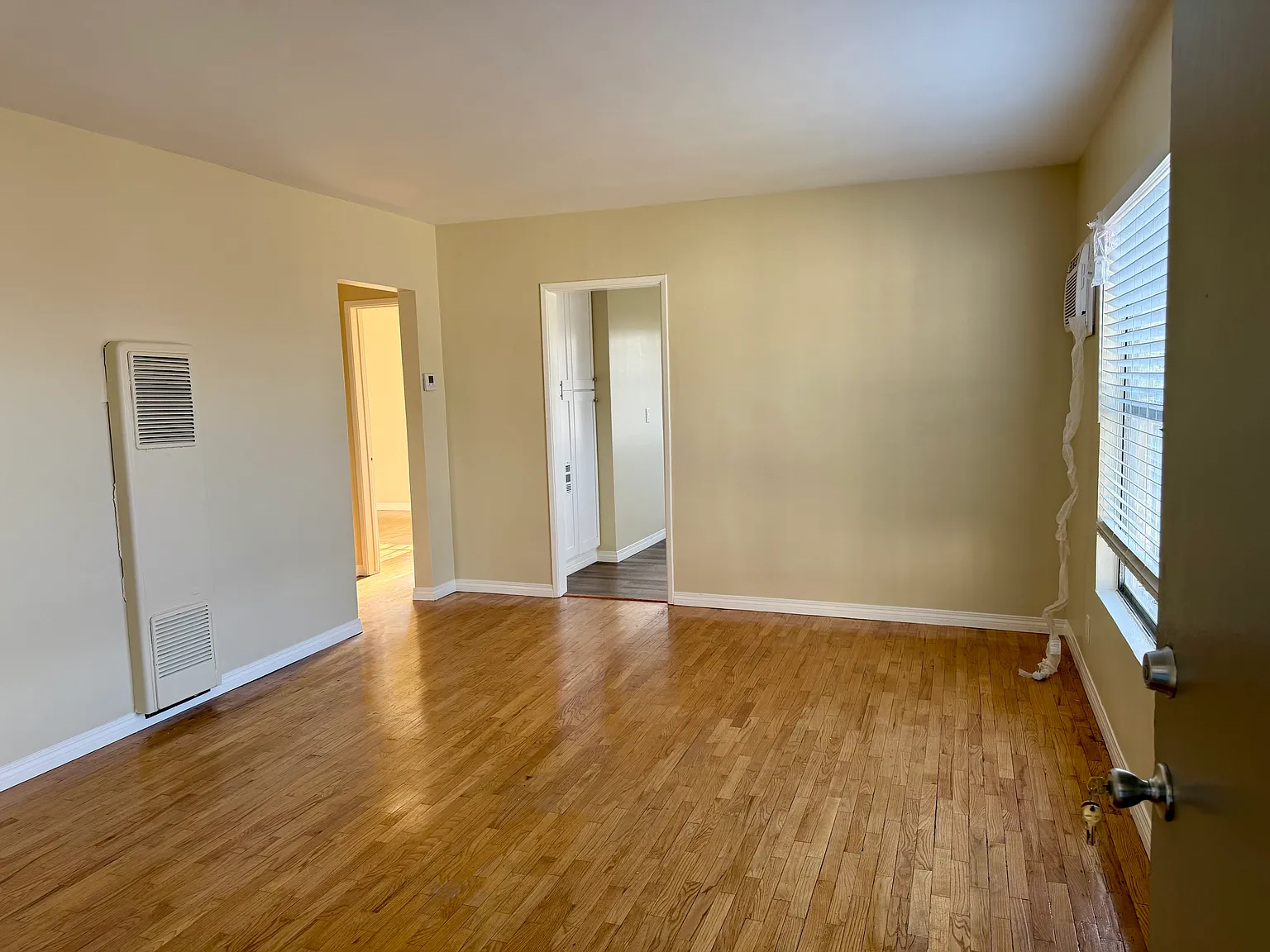 2 bed, 850 sqft, $2,150 — Photo 2