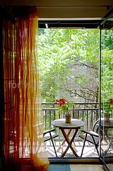 Rented by R New York