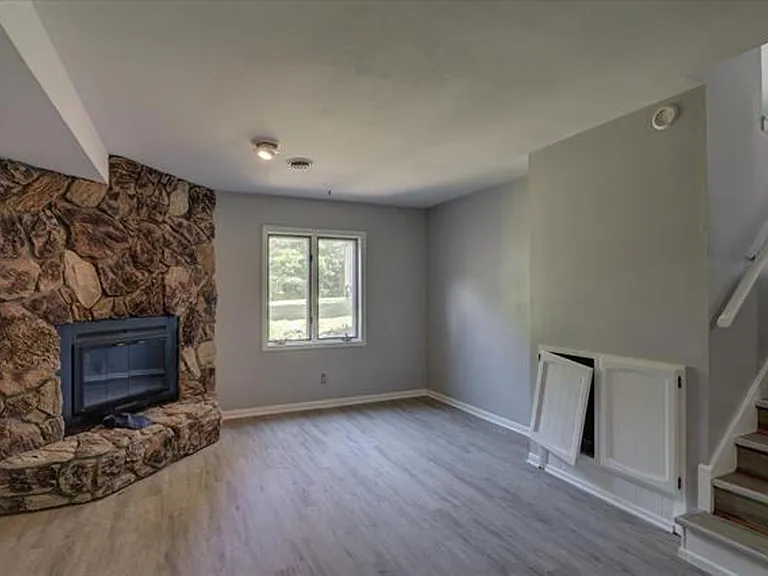 3909 Patrick Henry Way — Photo 14