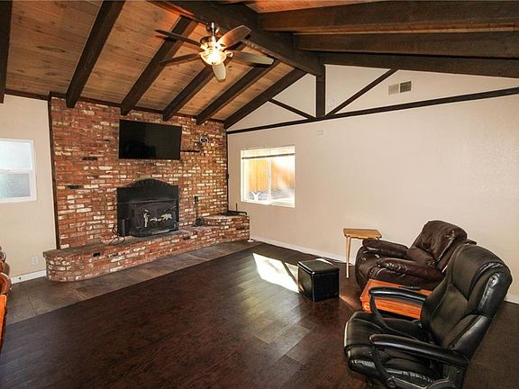 3rd image of 212 Sherwood Blvd