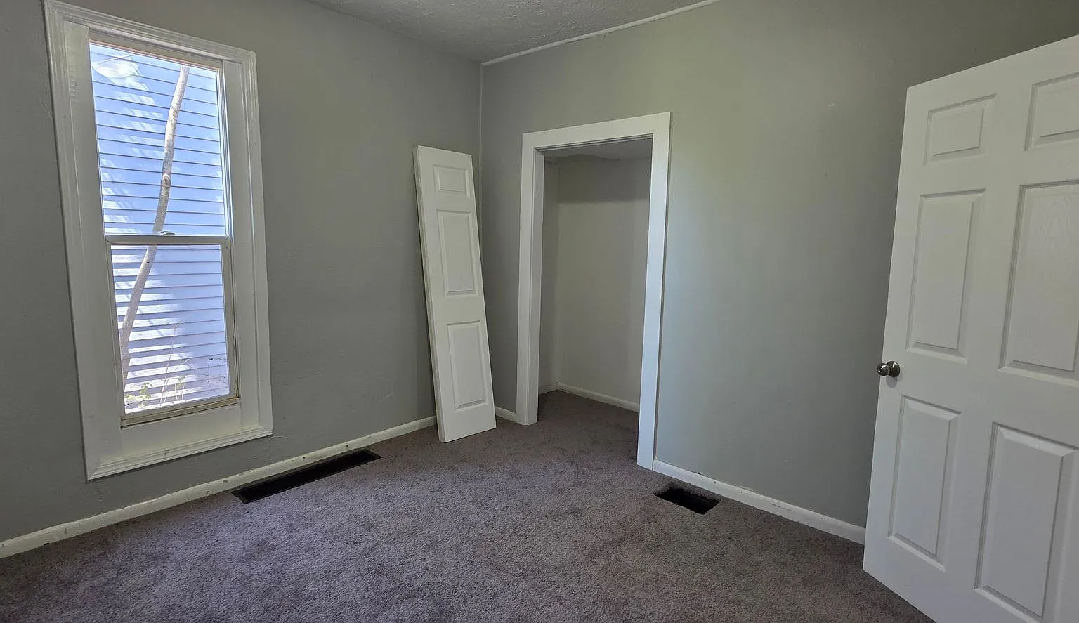 1631 West 7th Street — Photo 2