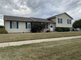 66 Chateau Ter, Oshkosh, WI 54901