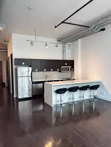43 Hanna Ave #707
