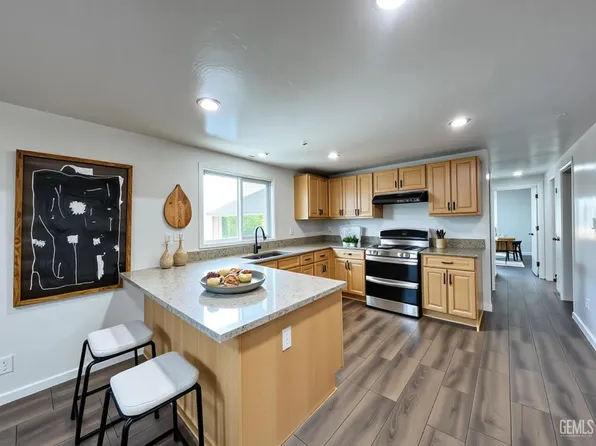 210 Dogwood Ln, Bakersfield, CA 93308