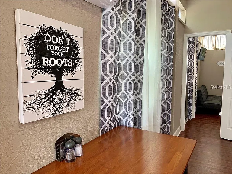 1245 Catalpa Ln #2 — Photo 38