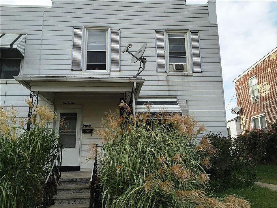 1st image of 505 E Locust St