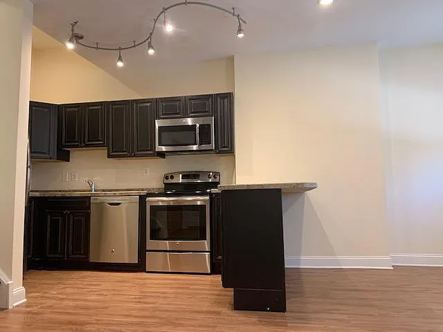 345 N 12th St #2B — Photo 7
