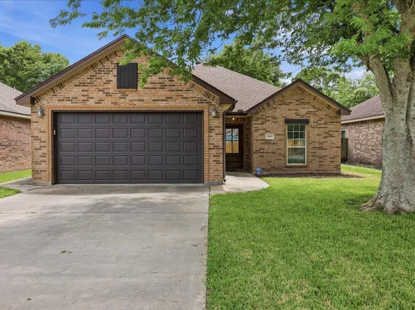 1921 5th St, Port Neches, TX 77651