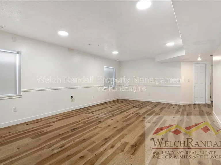 179 E 2200 S — Photo 18