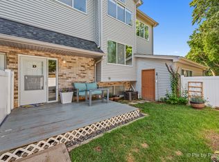 392 Park Ridge Ln UNIT D, Aurora, IL 60504